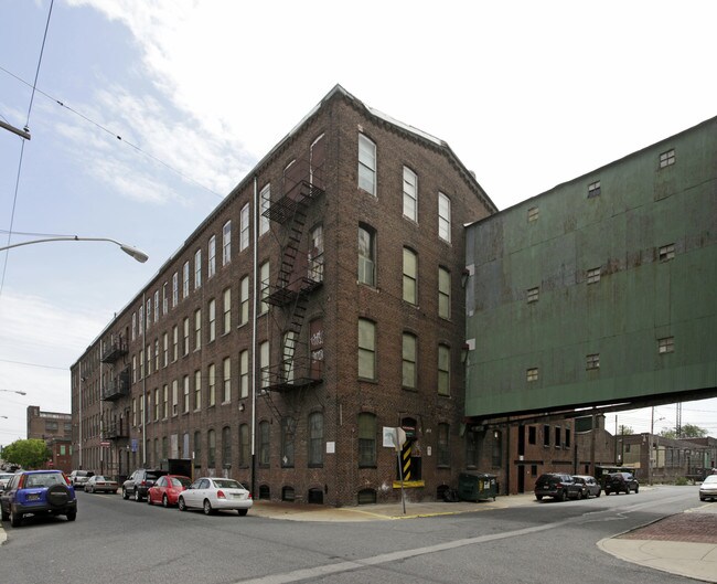 Plus de détails pour 2095 E Willard St, Philadelphia, PA - Local d'activités à louer