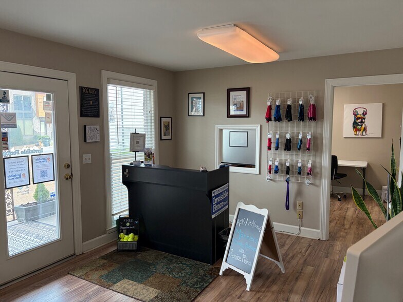 2705 Greystone Rd, Nashville, TN à louer - Photo du bâtiment - Image 3 de 4