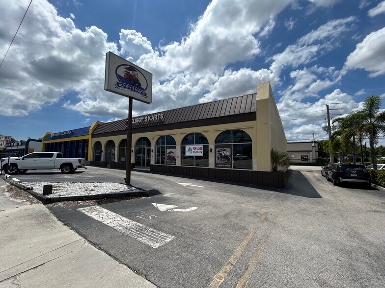 2850 Okeechobee Blvd, West Palm Beach, FL à louer - Photo du bâtiment - Image 1 de 12