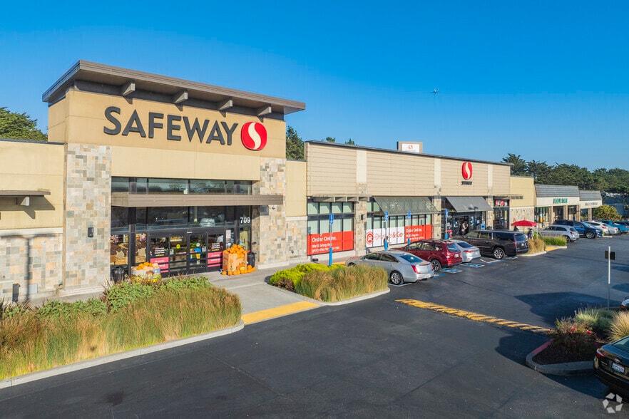 200-250 Fairmont Shopping Ctr, Pacifica, CA for lease - Building Photo - Image 1 of 13