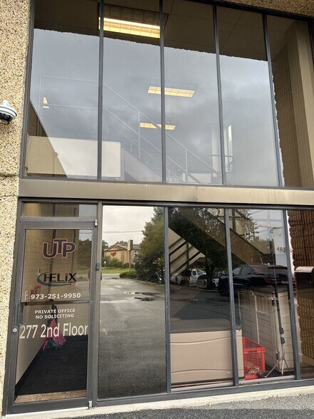 277 Route 46 W, Fairfield, NJ à louer - Photo du bâtiment - Image 2 de 11