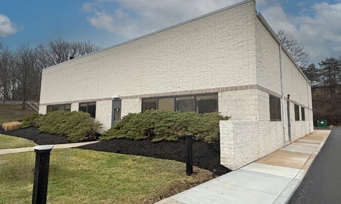 4440 Warrensville Center Rd, Warrensville Heights, OH à louer Photo principale- Image 1 de 3