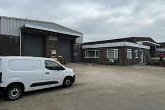 Plus de détails pour 3 Mayflower Clos, Eastleigh - Industriel à louer