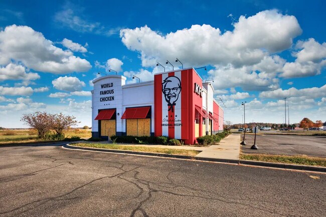 More details for 2310 Lincoln Ave, Charleston, IL - Retail for Lease