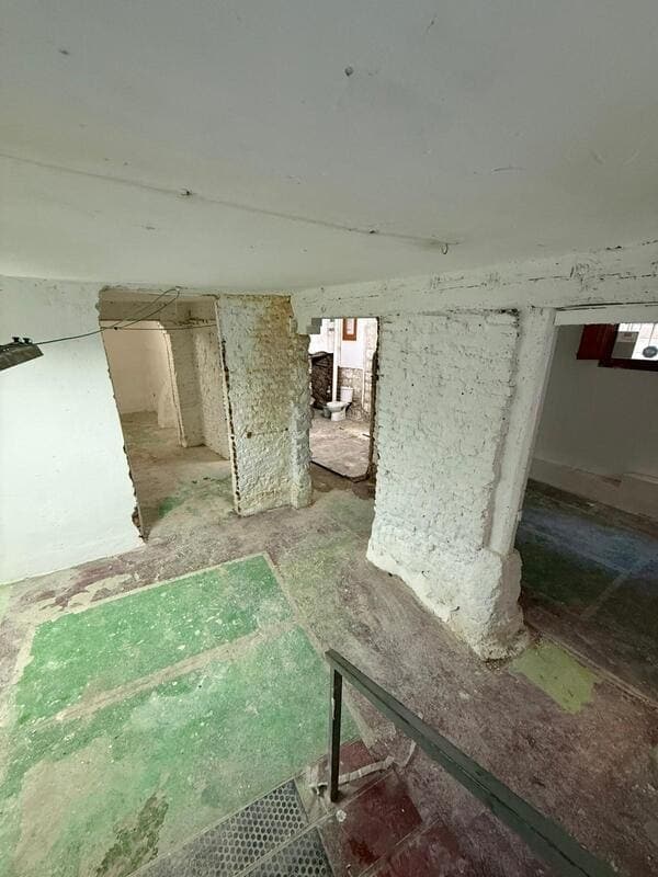 Madrid, MAD 28014 - Unit 01 - - Interior Photo - Image 1 of 4