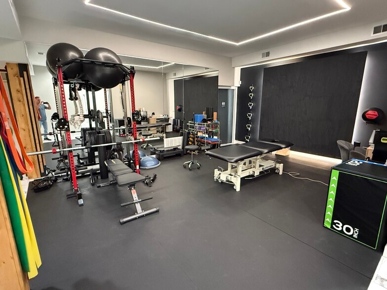 1641-1643 W North Ave, Chicago, IL for lease - Building Photo - Image 2 of 21