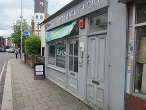 69 Brighton Rd, Surbiton à louer Photo du bâtiment- Image 1 de 3