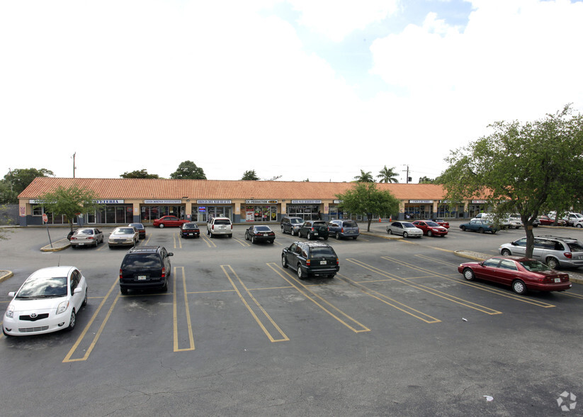 11800-11836 NW 10th Ave, Miami, FL for lease - Building Photo - Image 2 of 7