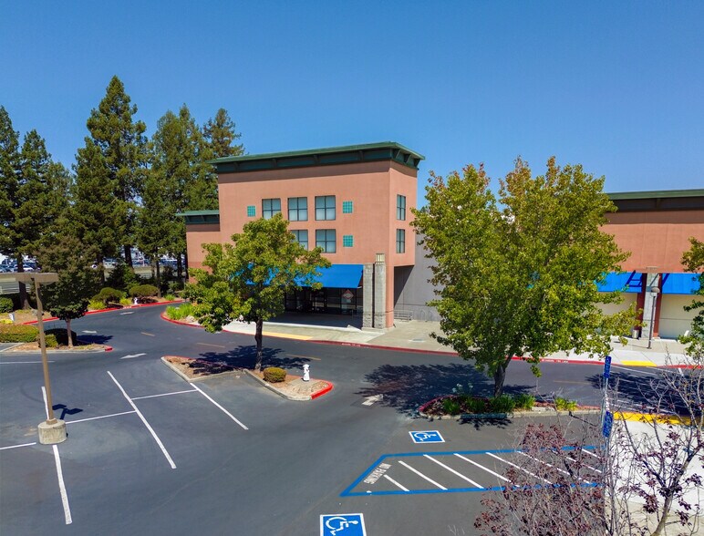 2765-2835 Santa Rosa Ave, Santa Rosa, CA à louer - Photo du bâtiment - Image 3 de 5