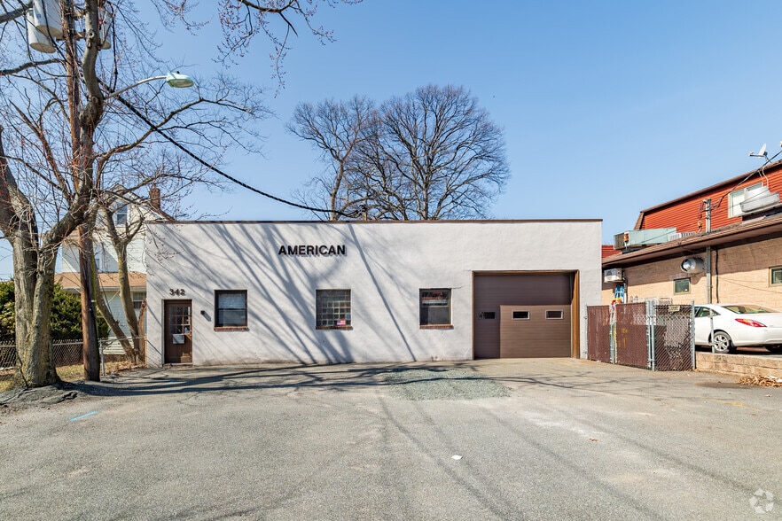 342 Lincoln Ave, Hawthorne, NJ à louer - Photo du bâtiment - Image 3 de 6