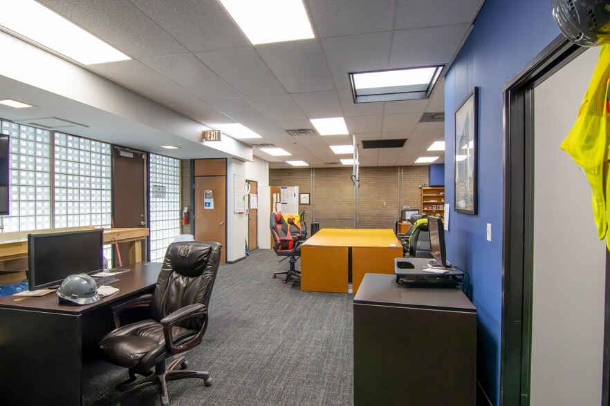 929 1st Ave N, Saint Petersburg, FL for lease - Building Photo - Image 2 of 16