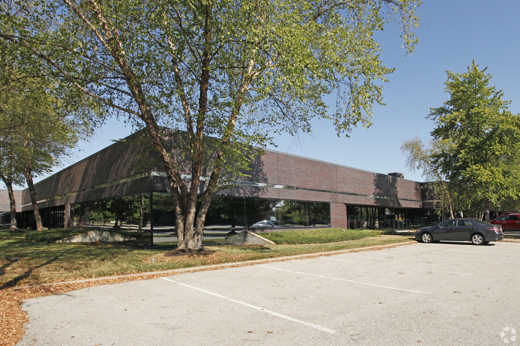 4090 Wedgeway Ct, Earth City, MO for lease Building Photo- Image 1 of 6