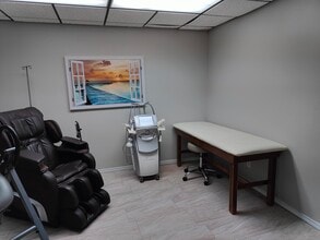 2655 NE Loop 286, Paris, TX for lease Interior Photo- Image 2 of 6
