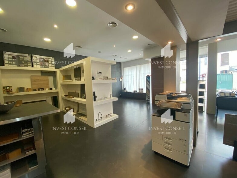 60 Avenue Charles De Gaulle, Bois-Colombes for lease - Interior Photo - Image 1 of 12