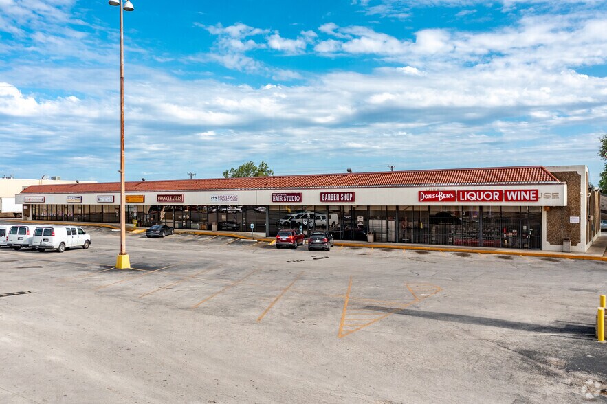 5516-5536 Walzem Rd, San Antonio, TX à louer - Photo du bâtiment - Image 2 de 16