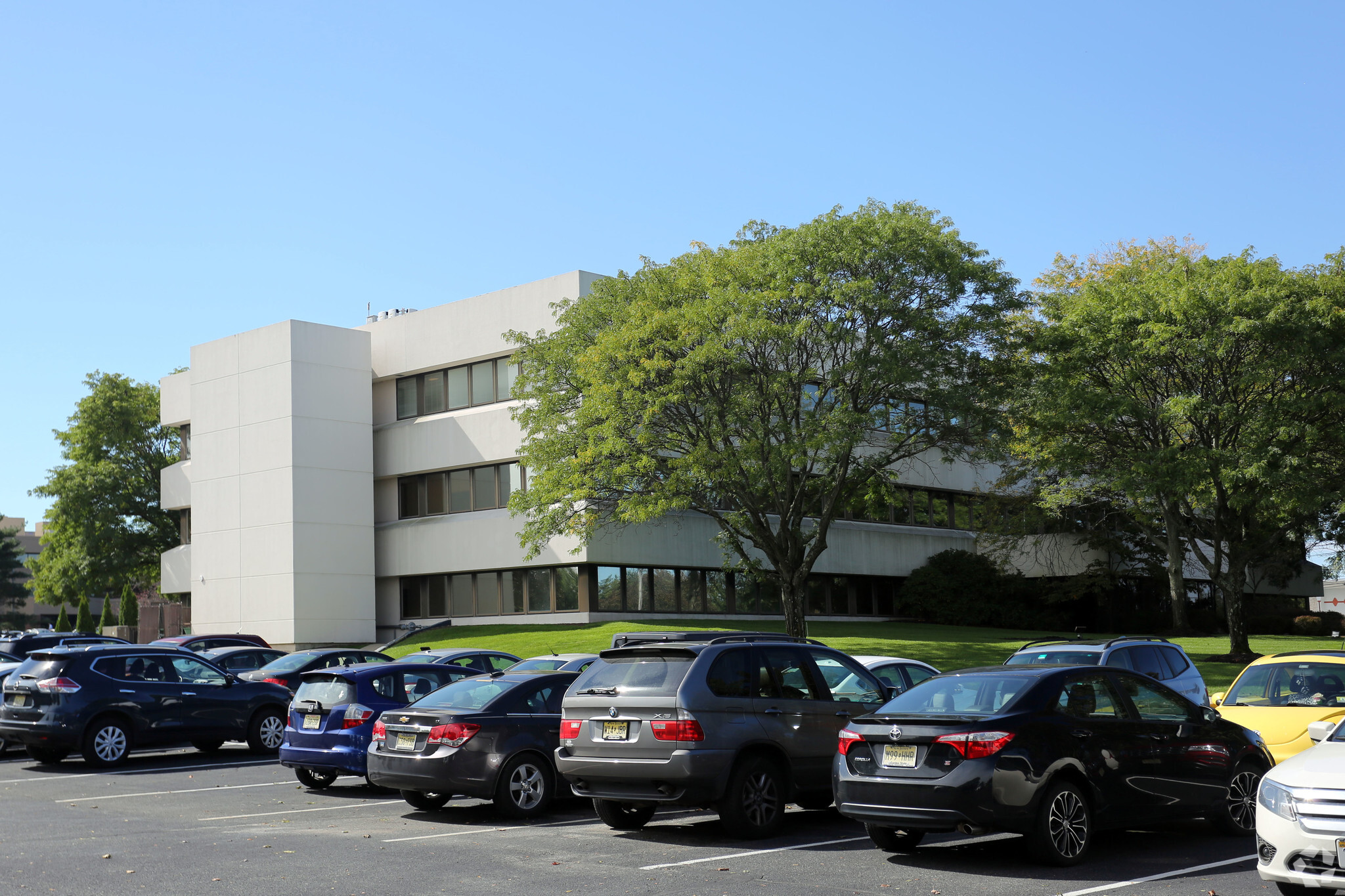 8000 Lincoln Dr E, Marlton, NJ for sale Building Photo- Image 1 of 1