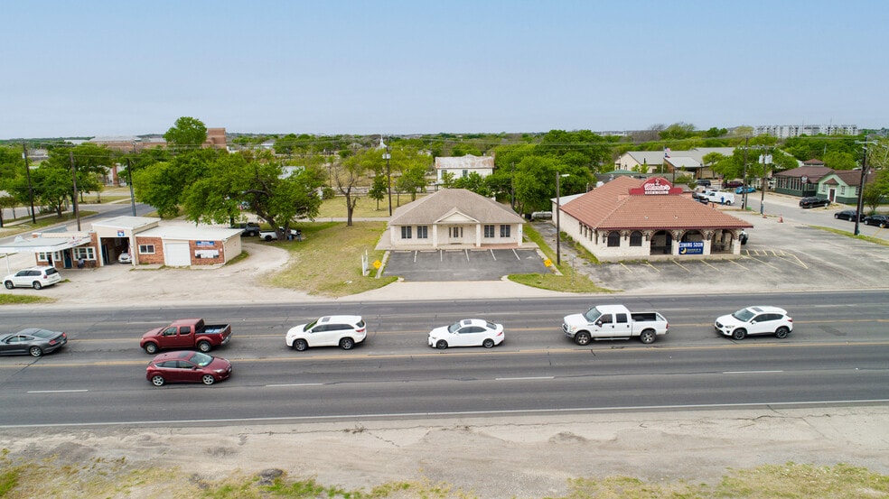 107 N US Hwy 183, Leander, TX à louer - Photo du bâtiment - Image 2 de 14
