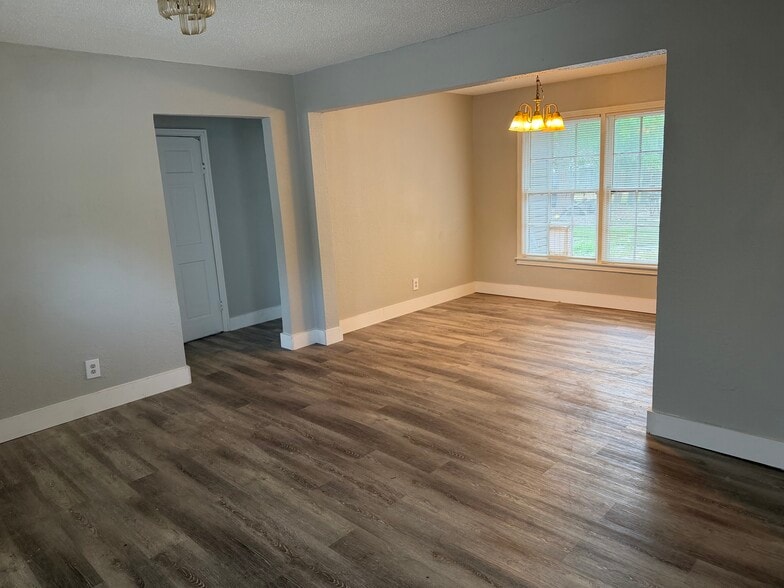 1105 W University Dr, McKinney, TX for lease - Interior Photo - Image 3 of 3