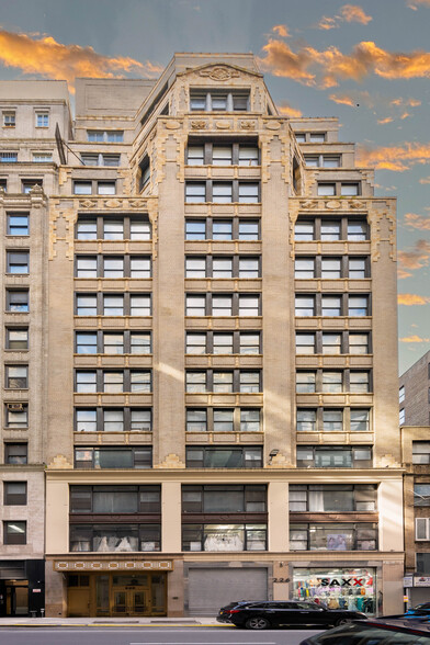 226 W 37th St, New York, NY for lease - Building Photo - Image 1 of 6