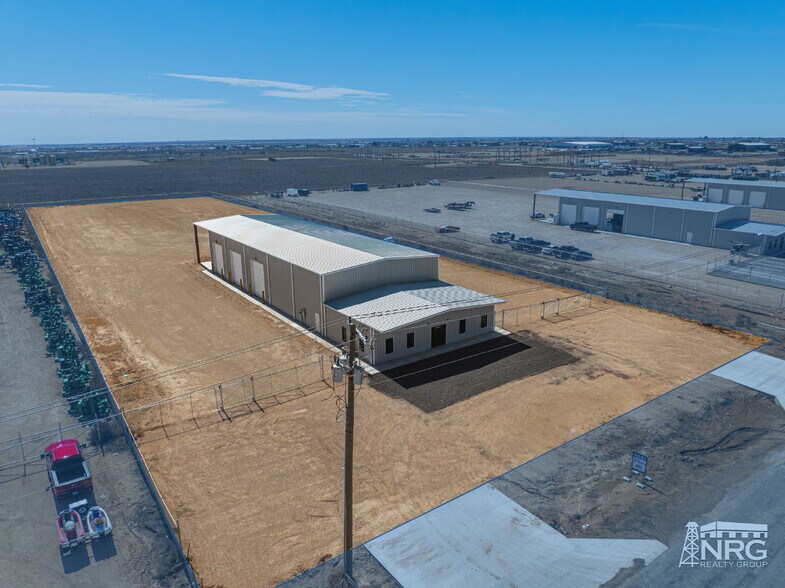 2408 E County Road 130, Midland, TX à vendre - Photo du bâtiment - Image 3 de 11