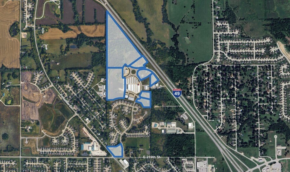 11025 Bradley's Pky, Peculiar, MO for sale - Primary Photo - Image 1 of 5