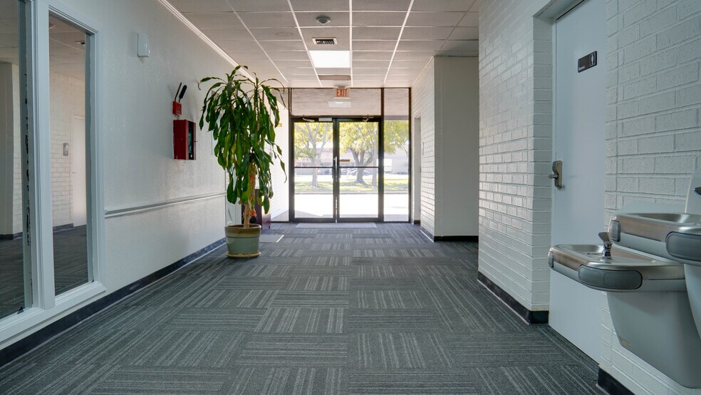8700 9th Ave, Port Arthur, TX à louer - Photo du bâtiment - Image 2 de 27