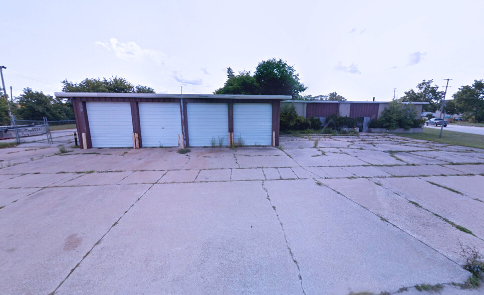 2320 E Remington St, Saginaw, MI for sale - Building Photo - Image 3 of 6