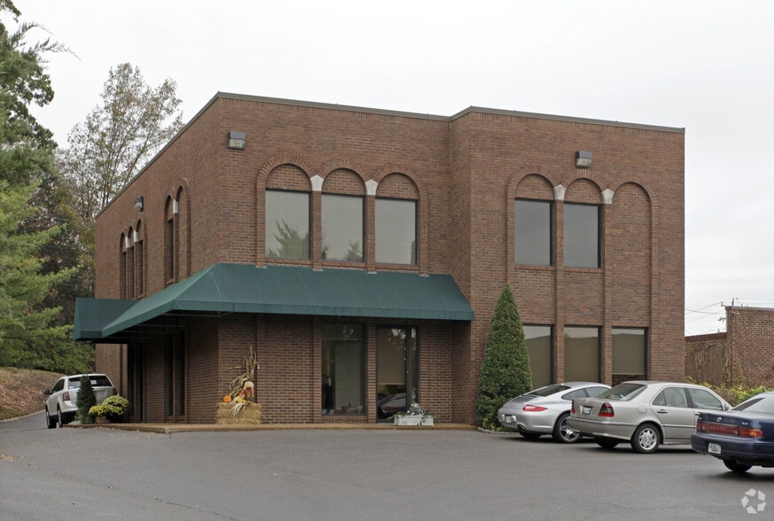 5606 Brookwood Pl, Nashville, TN for lease - Primary Photo - Image 1 of 3