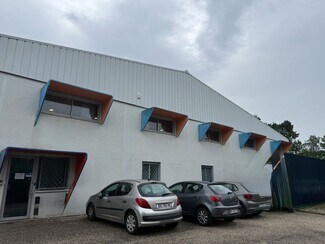 Plus de détails pour Local d'activités à louer