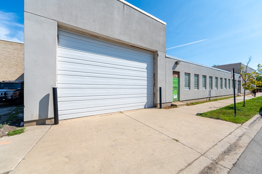 2650 W Fulton St, Chicago, IL for lease - Building Photo - Image 1 of 10