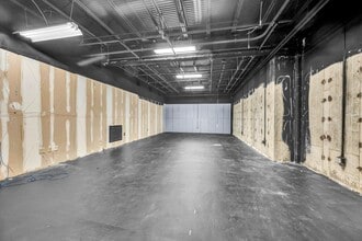 11 Mile Hill Rd, Newtown, CT à louer Photo intérieure- Image 2 de 2