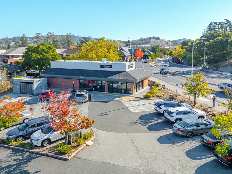 880 De Long Ave, Novato, CA for lease - Building Photo - Image 1 of 6