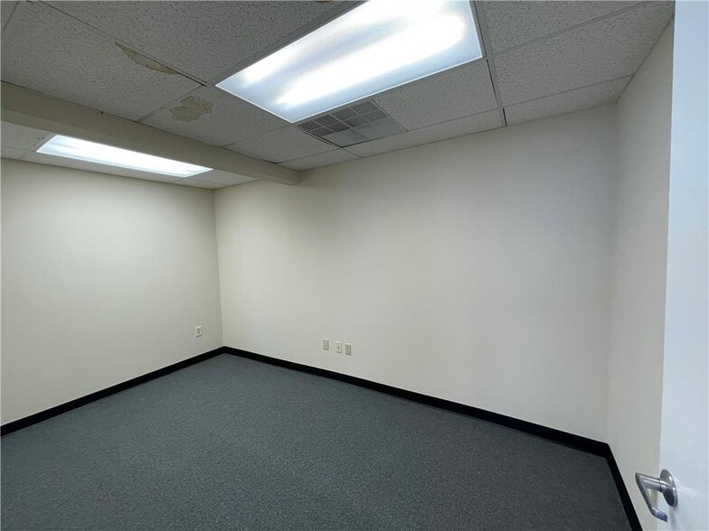 344 S 3rd St, Coopersburg, PA for sale - Building Photo - Image 3 of 13