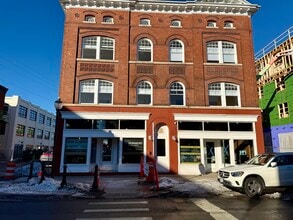 41 South St, Glens Falls, NY à louer Photo intérieure- Image 2 de 5