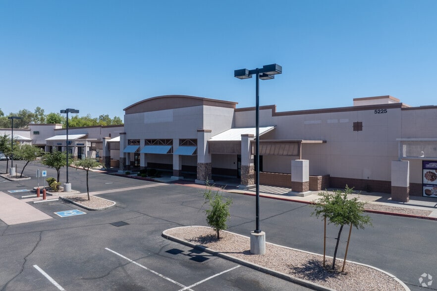 5225 E Southern Ave, Mesa, AZ à louer - Photo du bâtiment - Image 3 de 3