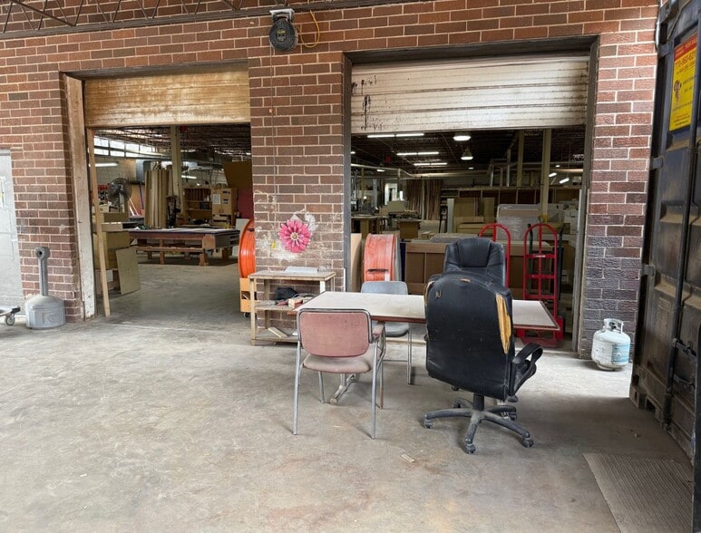 2190 Defoor Hills Rd NW, Atlanta, GA for sale - Building Photo - Image 3 of 8