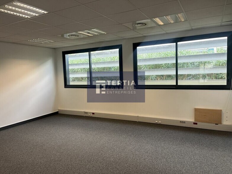 Office in Montpellier for lease - Interior Photo - Image 2 of 5