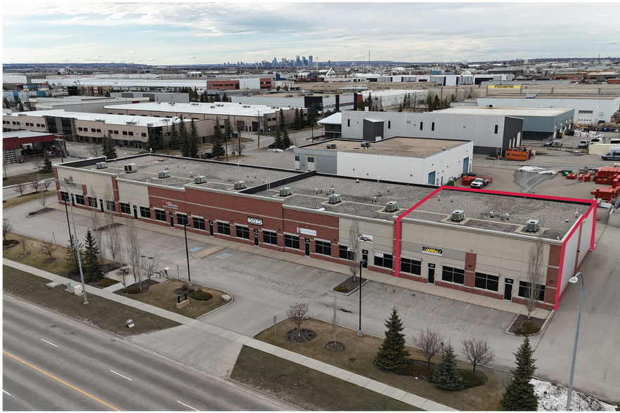 4950 106th Ave SE, Calgary, AB à louer - Photo du bâtiment - Image 1 de 5