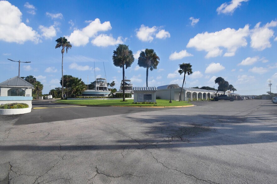 101-121 Yacht Club Dr, Saint Augustine, FL à louer - Photo du bâtiment - Image 3 de 12