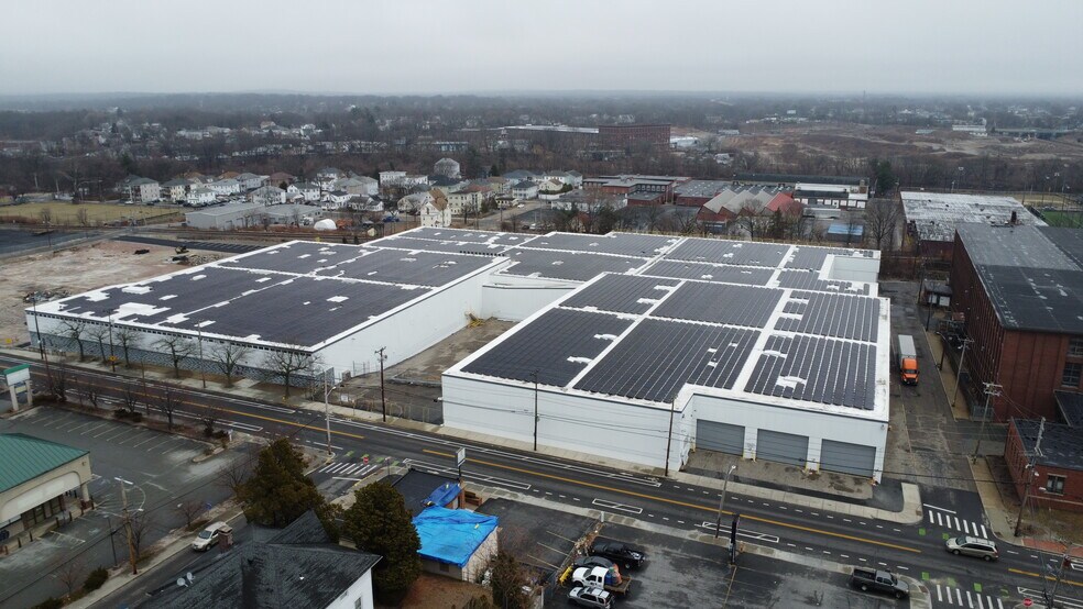 1159-1193 Broad St, Central Falls, RI à louer - Photo du bâtiment - Image 2 de 15