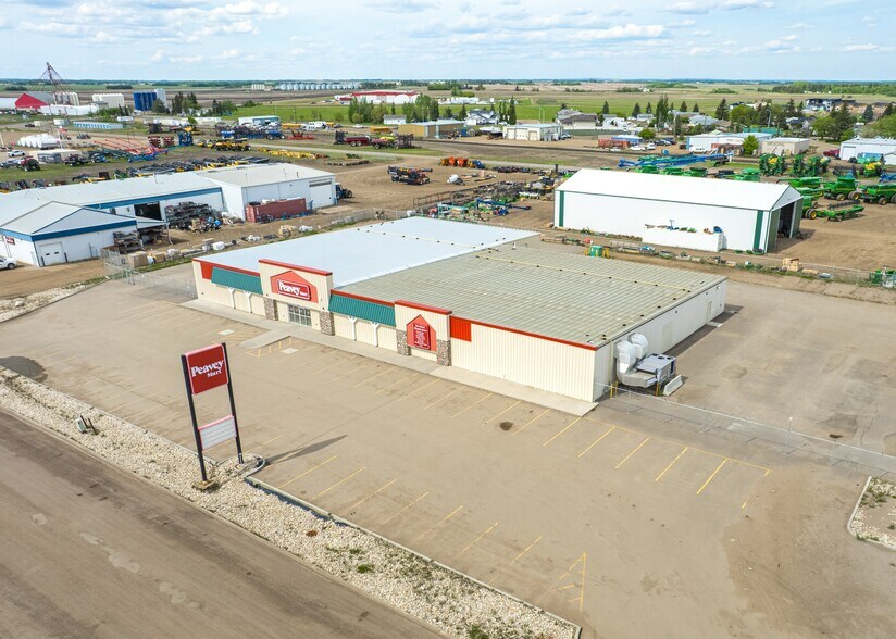 5338 50 Av, Vegreville, AB à louer - Photo du bâtiment - Image 2 de 4