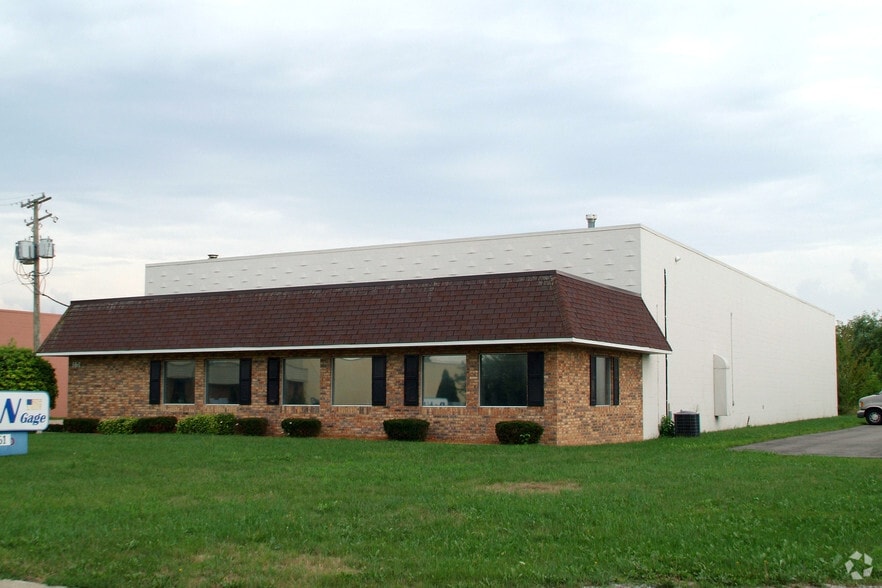 161 E Pond Dr, Romeo, MI for sale - Building Photo - Image 2 of 2