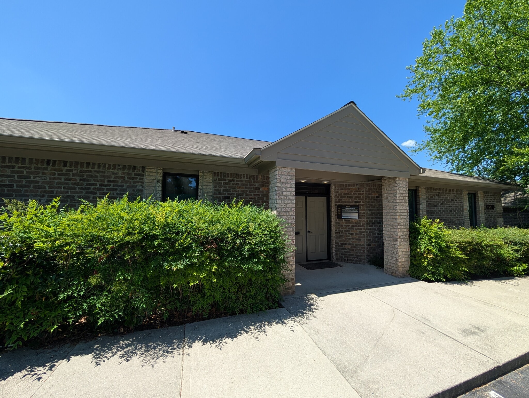 1220 SE Maynard Rd, Cary, NC for lease Primary Photo- Image 1 of 15