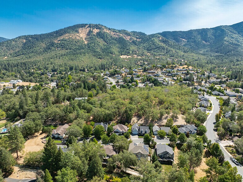 0 Rosemary Lane Ln, Grants Pass, OR à vendre - Photo du bâtiment - Image 3 de 44
