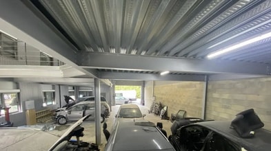 Office in Sainte-Geneviève-des-Bois for lease Building Photo- Image 2 of 4