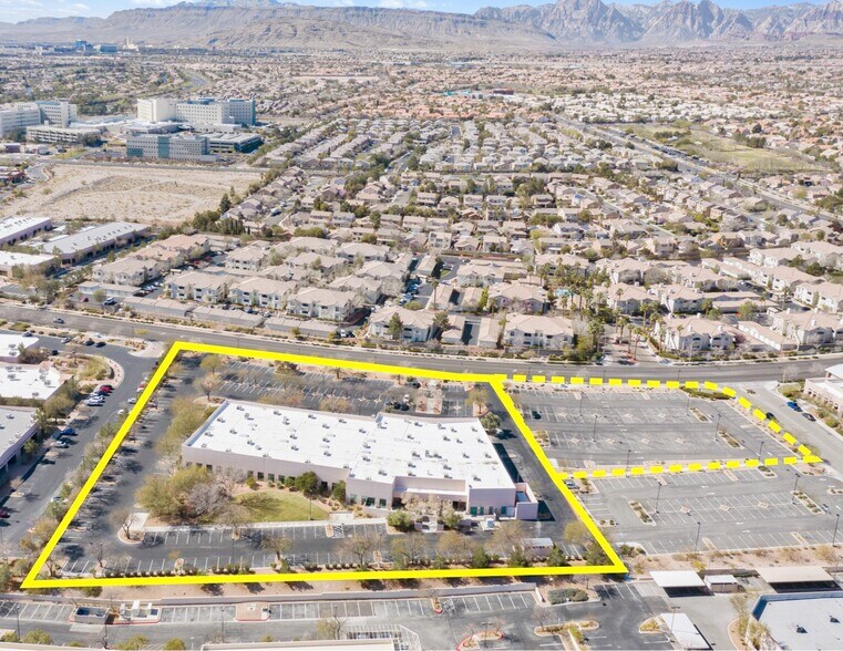 10000 Covington Cross Dr, Las Vegas, NV à louer - Photo du bâtiment - Image 3 de 7