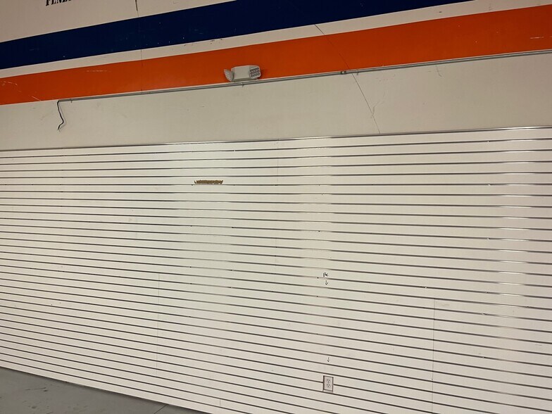 4566 NW 5th Blvd, Gainesville, FL à louer - Photo intérieure - Image 3 de 19