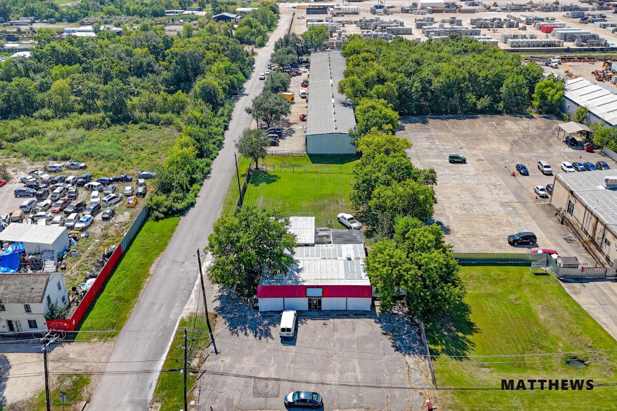 9210 Winkler Dr, Houston, TX à vendre Photo principale- Image 1 de 3