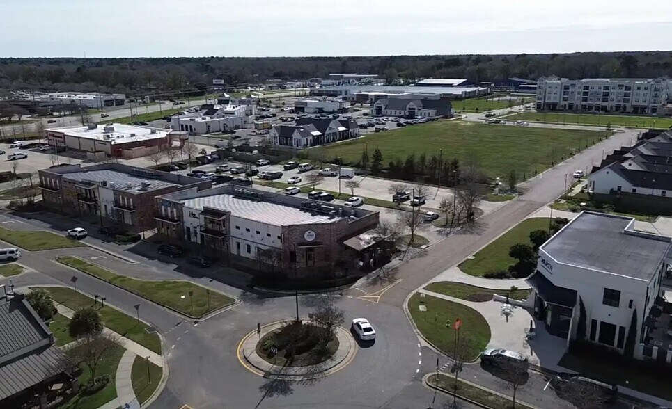 14350 Wax Rd, Baton Rouge, LA à louer - Photo du bâtiment - Image 3 de 6