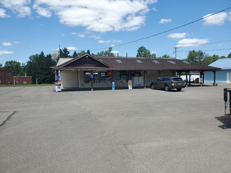 110 Railroad St, Cambridge Springs, PA for sale - Building Photo - Image 2 of 19